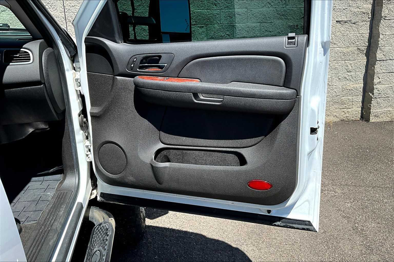 Thumbnail: 2007 Chevrolet Silverado 2500 - 28