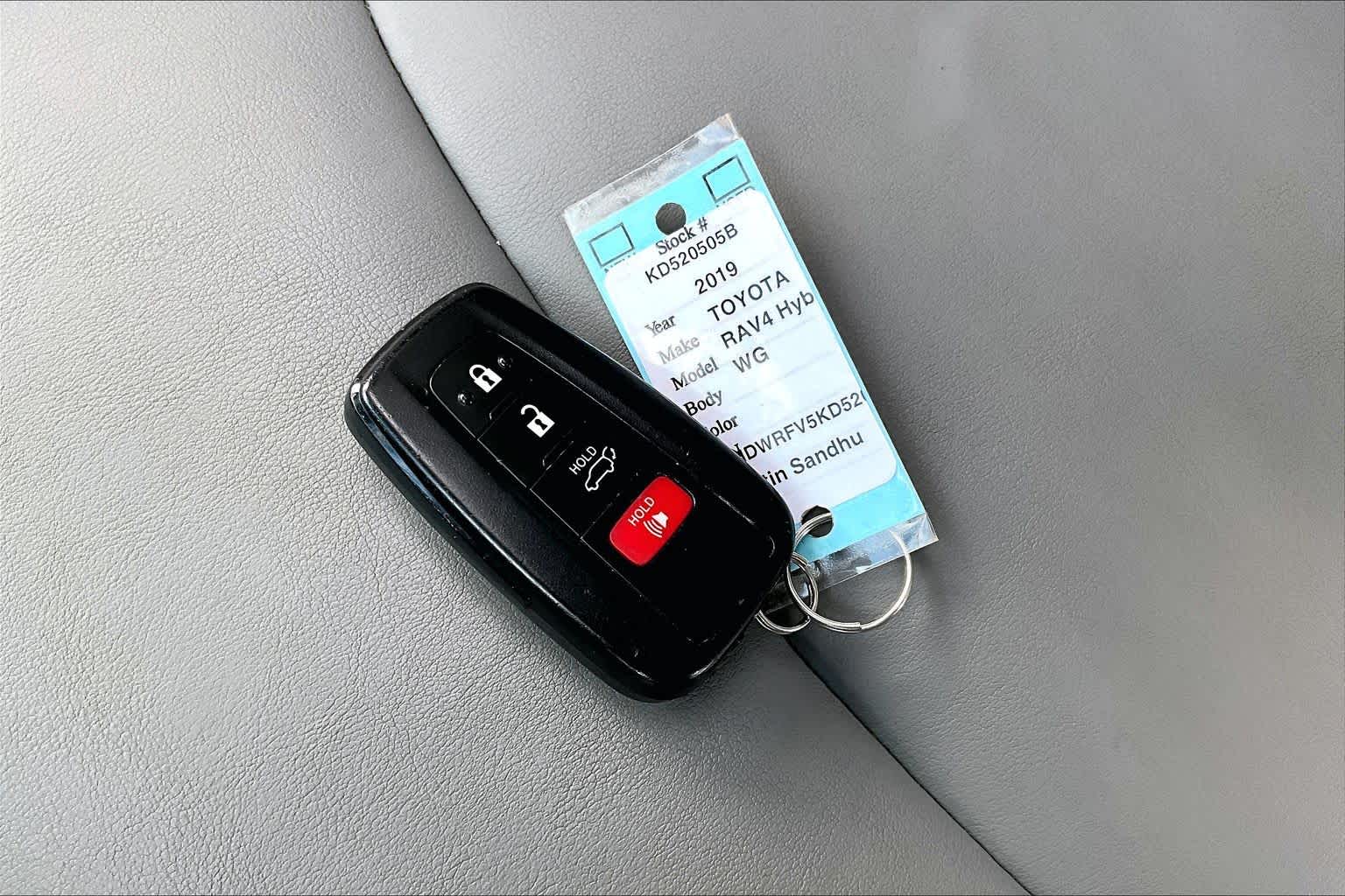 Thumbnail: 2019 Toyota RAV4 - 19