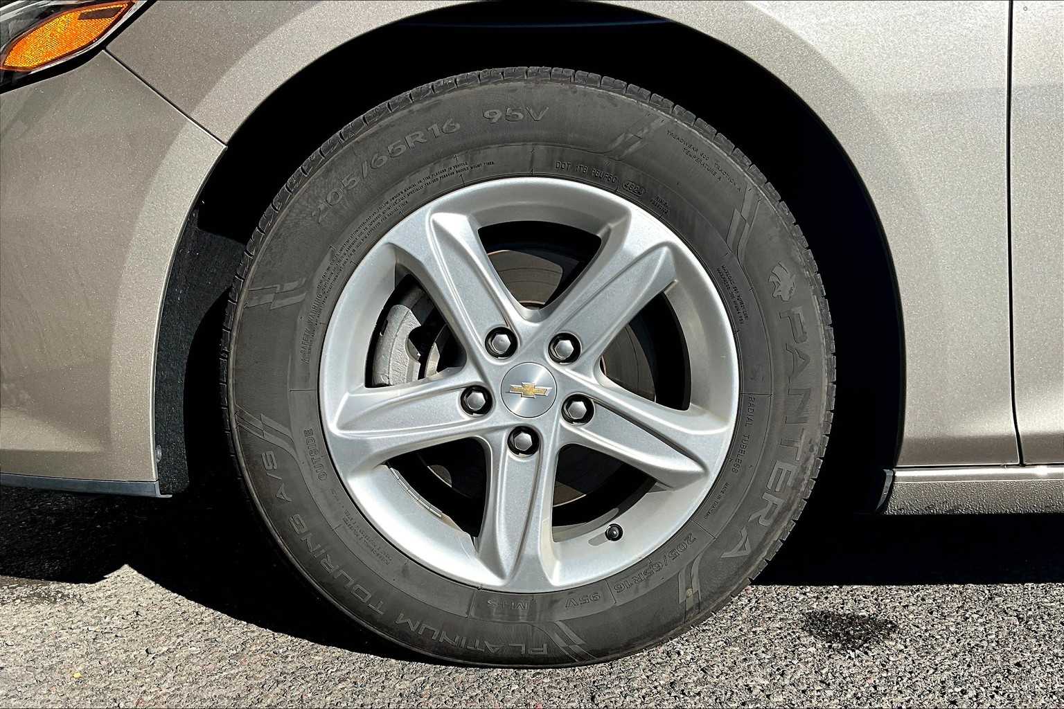 Thumbnail: 2023 Chevrolet Malibu - 8