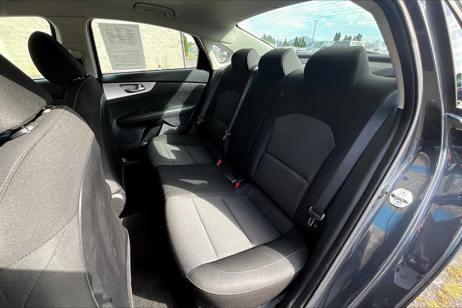 Thumbnail: 2023 Kia Forte - 29