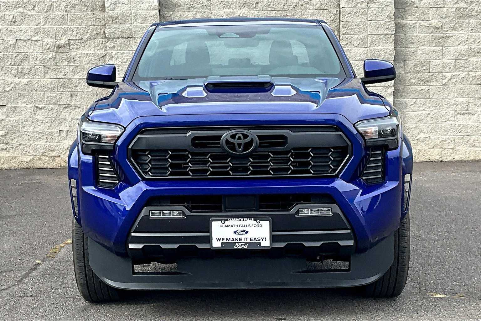 Thumbnail: 2024 Toyota Tacoma - 6