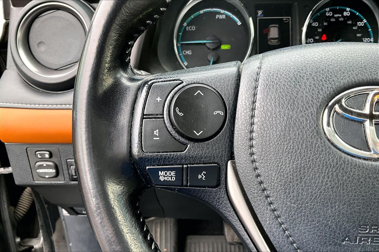 Thumbnail: 2017 Toyota RAV4 - 24