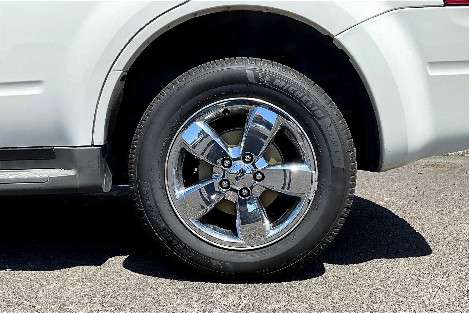 Thumbnail: 2010 Ford Escape - 35