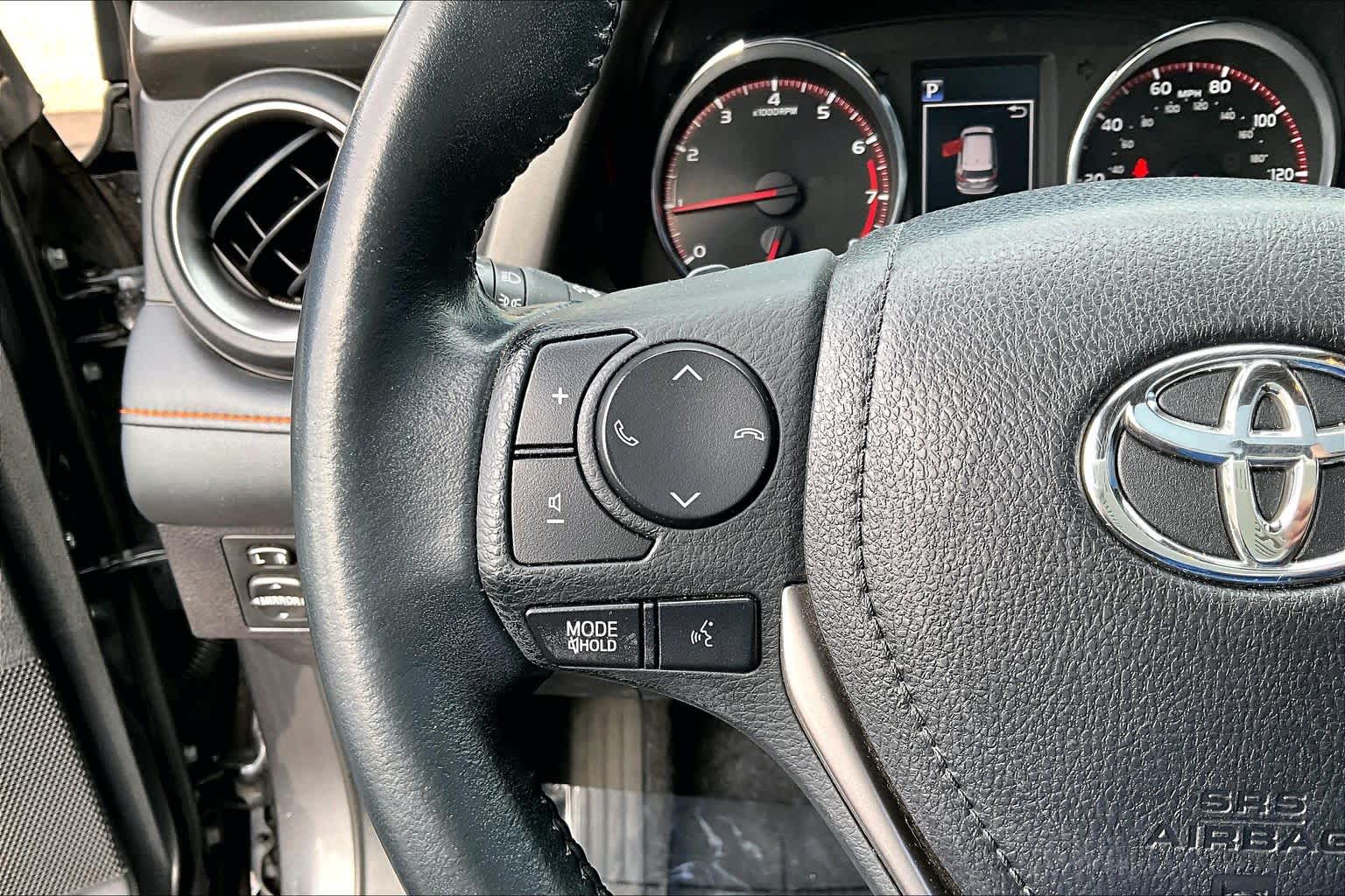 Thumbnail: 2016 Toyota RAV4 - 24