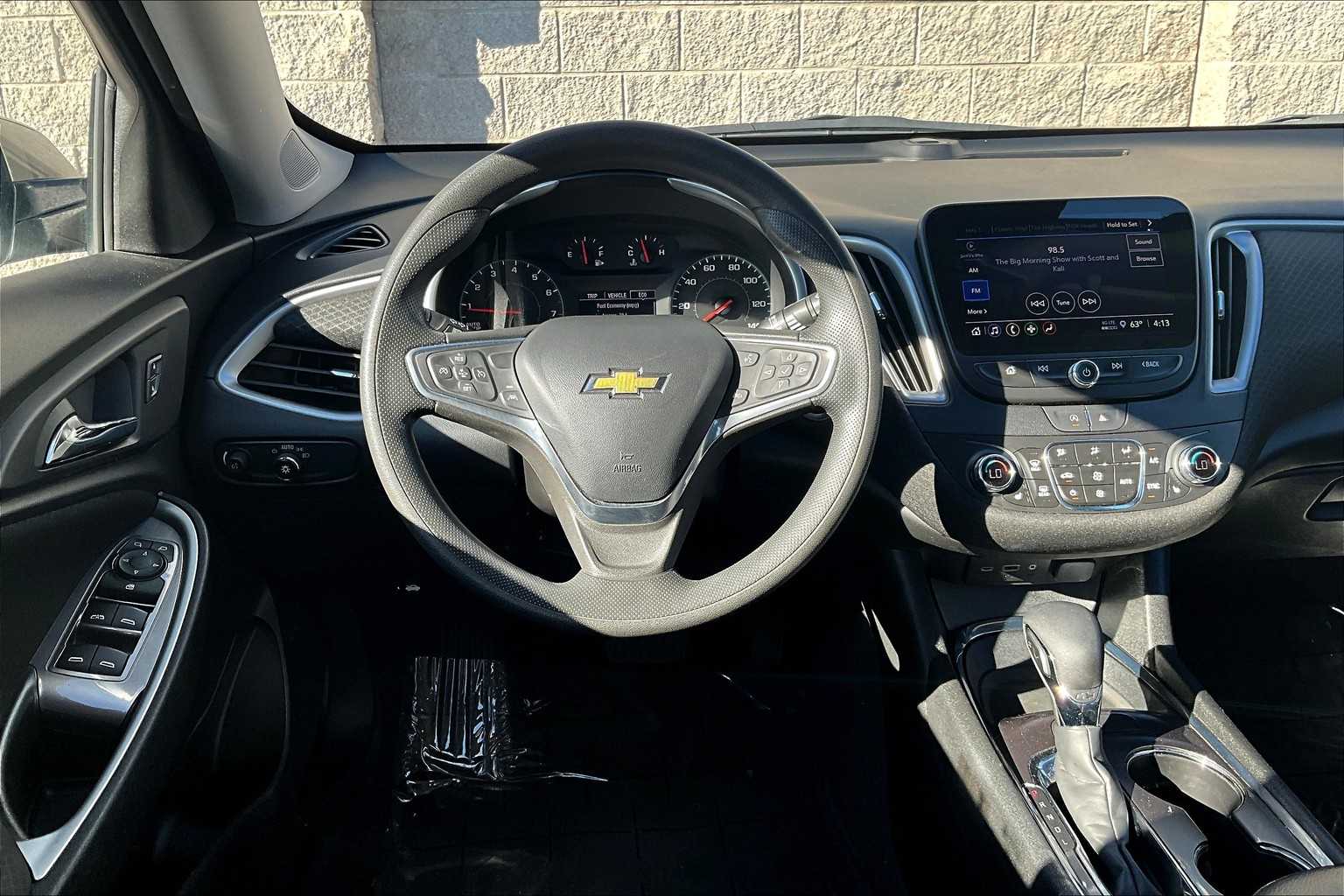 Thumbnail: 2023 Chevrolet Malibu - 14