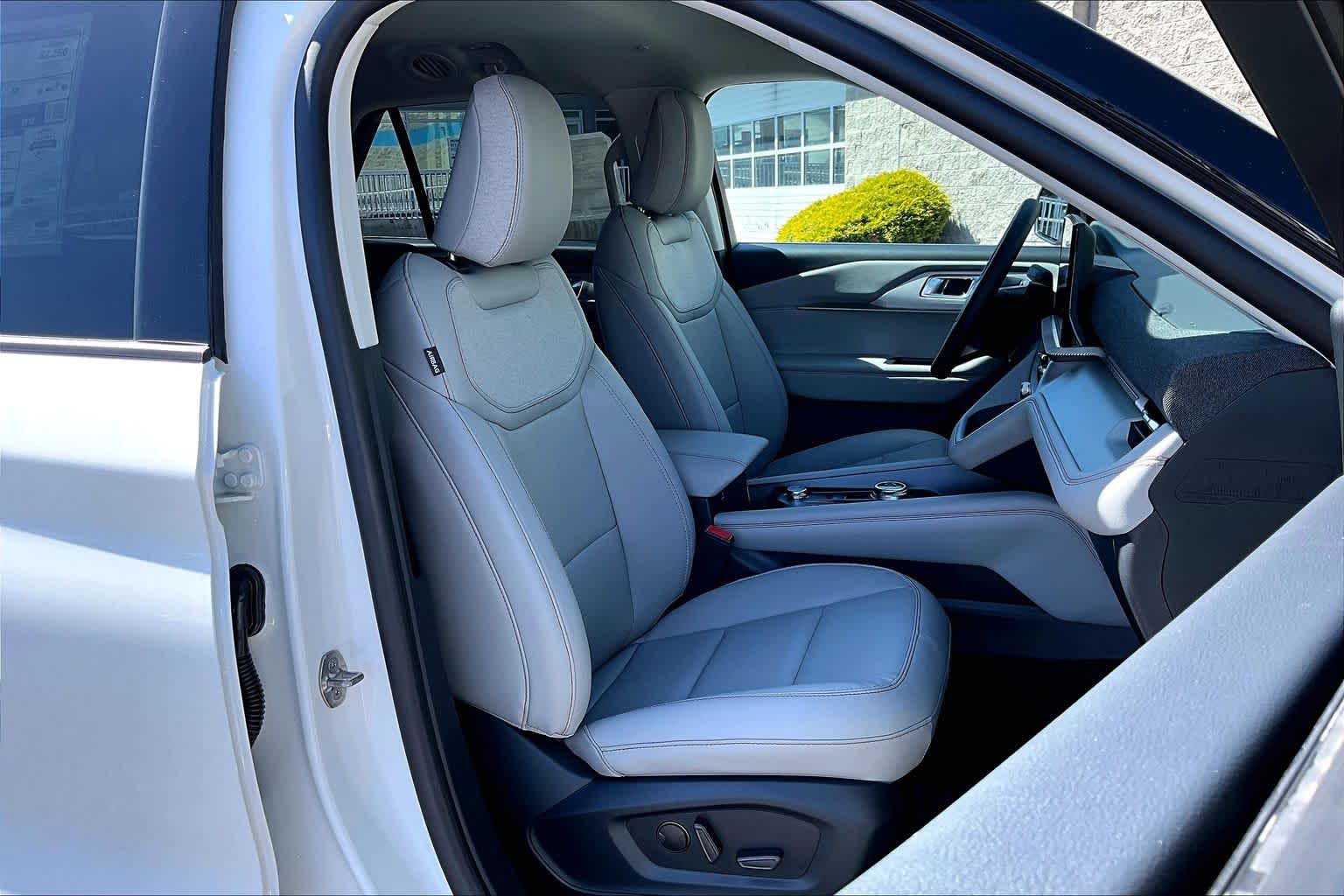 Thumbnail: 2026 Ford Explorer - 14