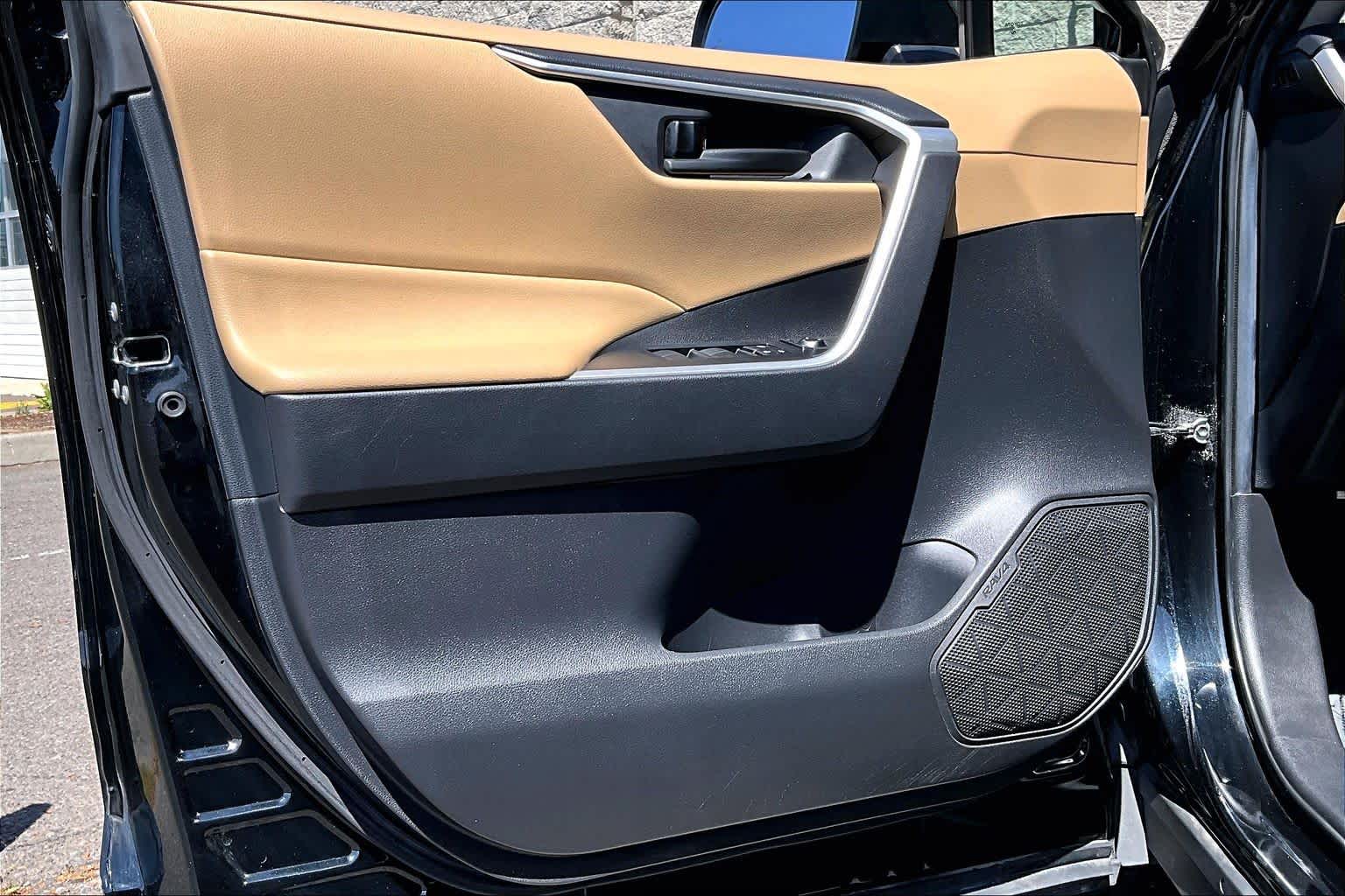 Thumbnail: 2021 Toyota RAV4 - 27