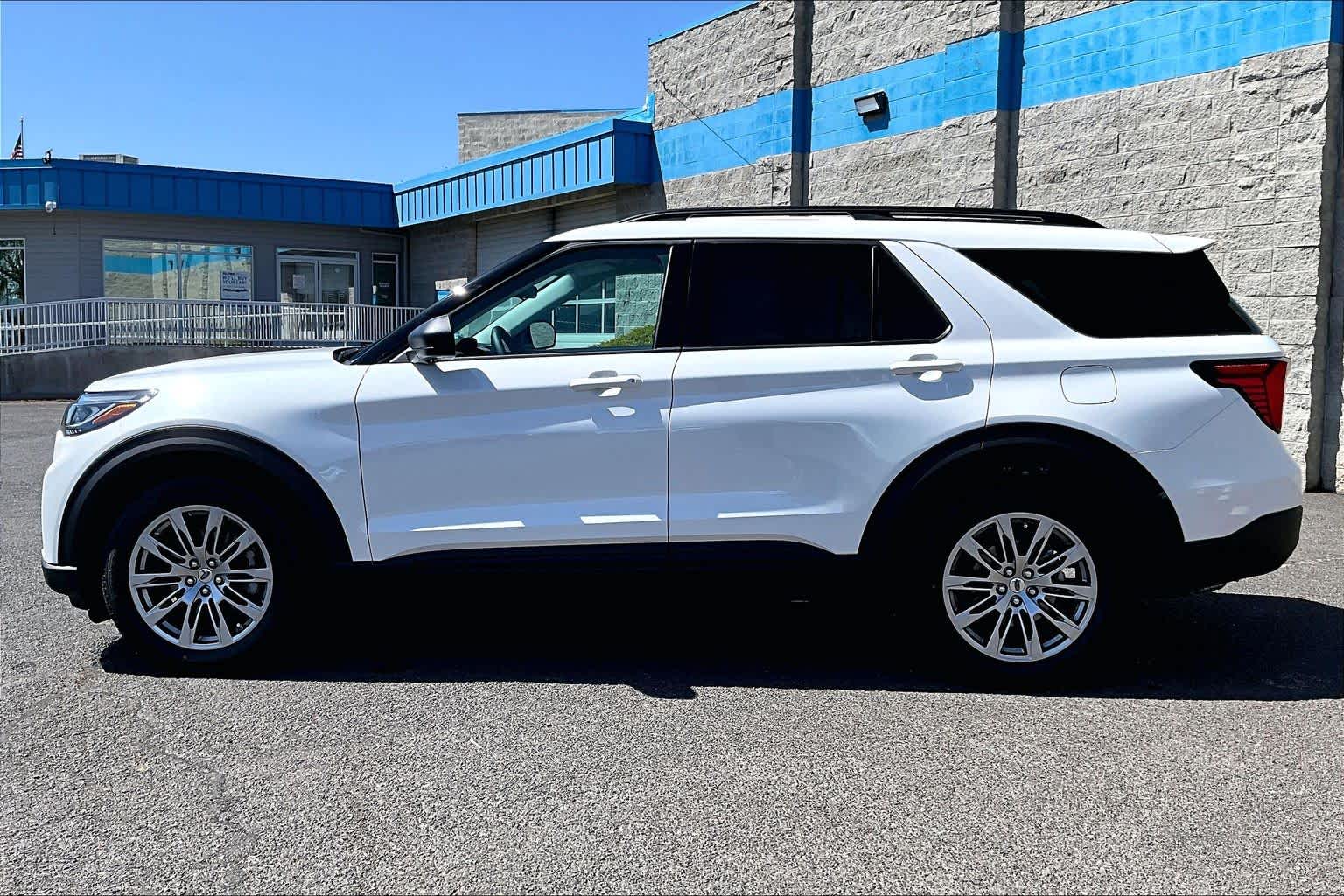 Thumbnail: 2026 Ford Explorer - 3