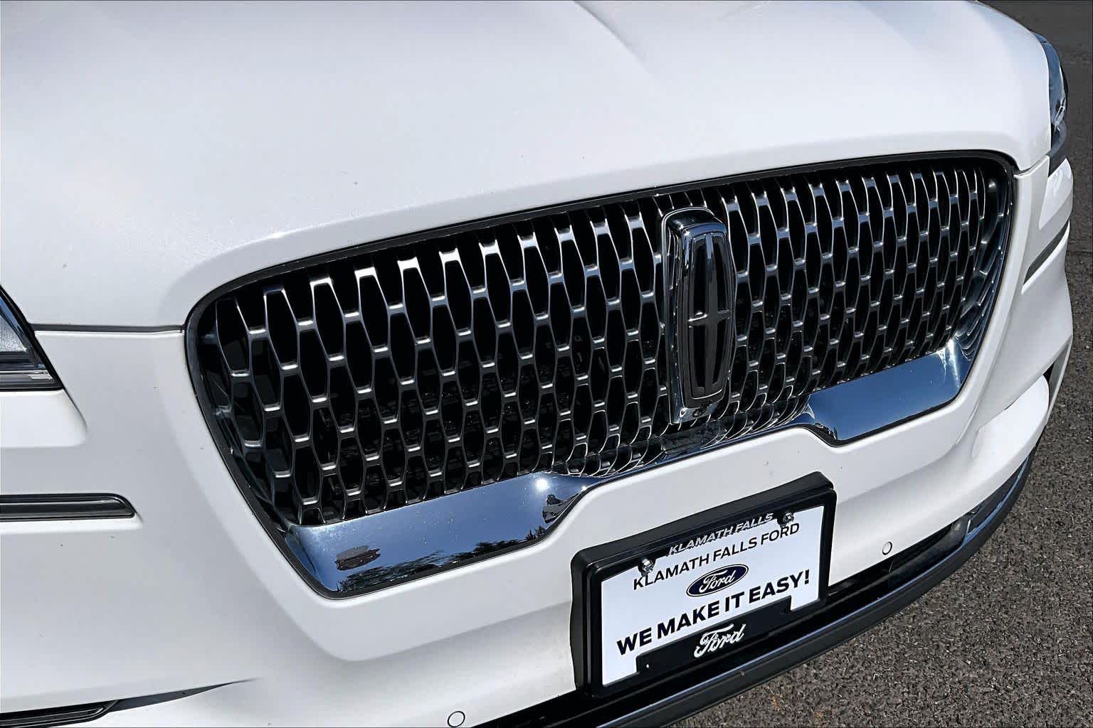 Thumbnail: 2020 Lincoln Aviator - 33