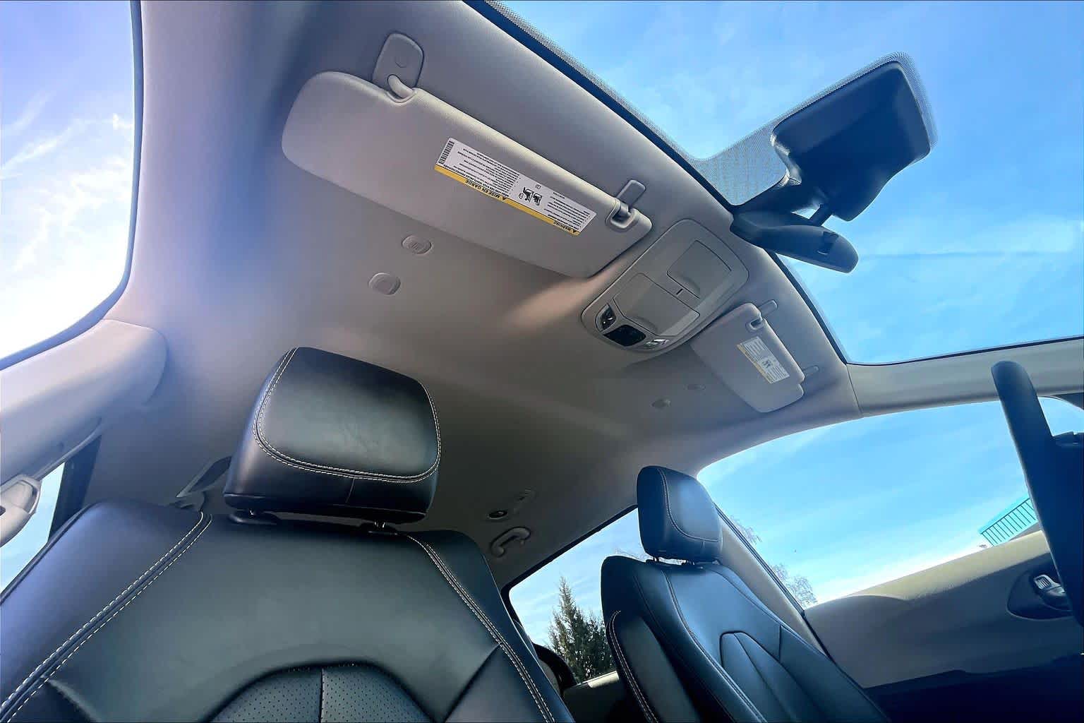 Thumbnail: 2023 Chrysler Pacifica - 30