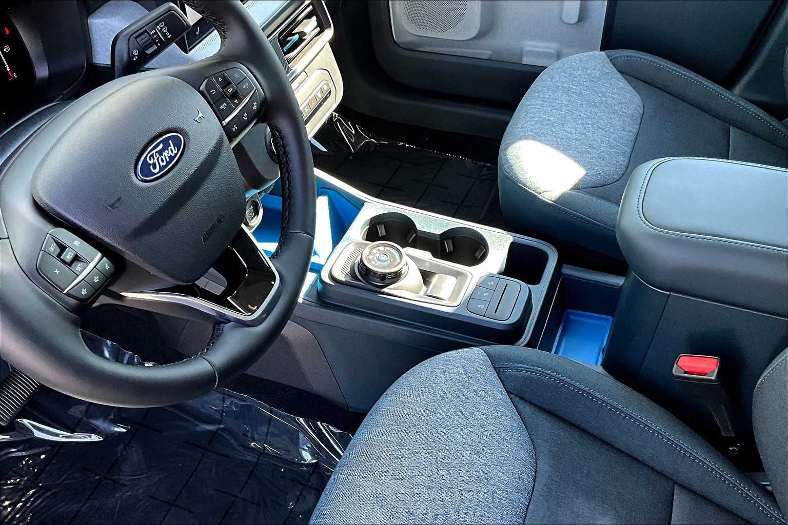 Thumbnail: 2025 Ford Maverick - 17