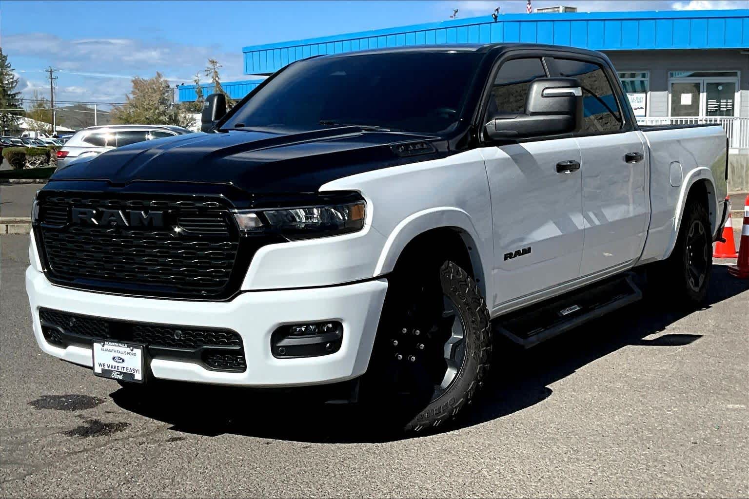 Thumbnail: 2025 RAM 1500 - 1