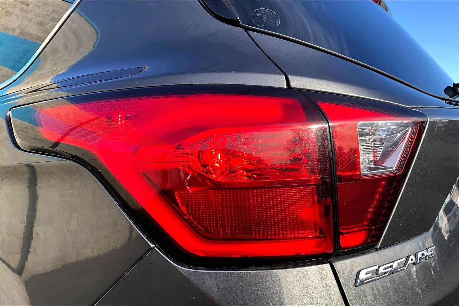 Thumbnail: 2019 Ford Escape - 32