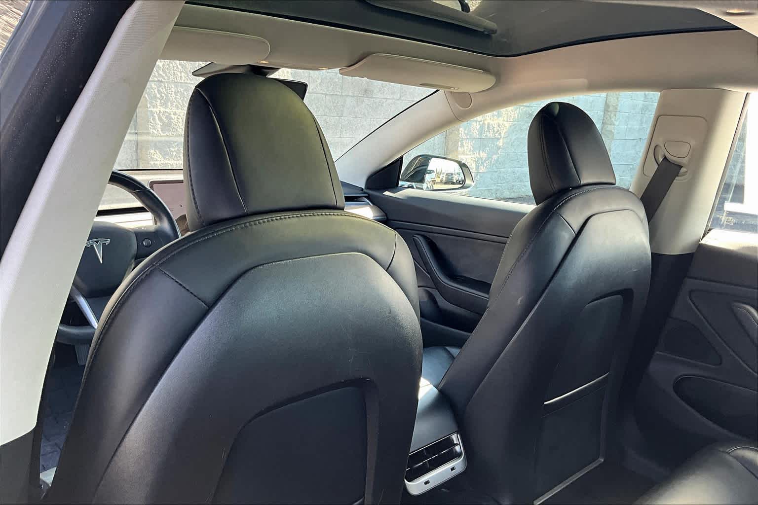 Thumbnail: 2018 Tesla Model 3 - 11