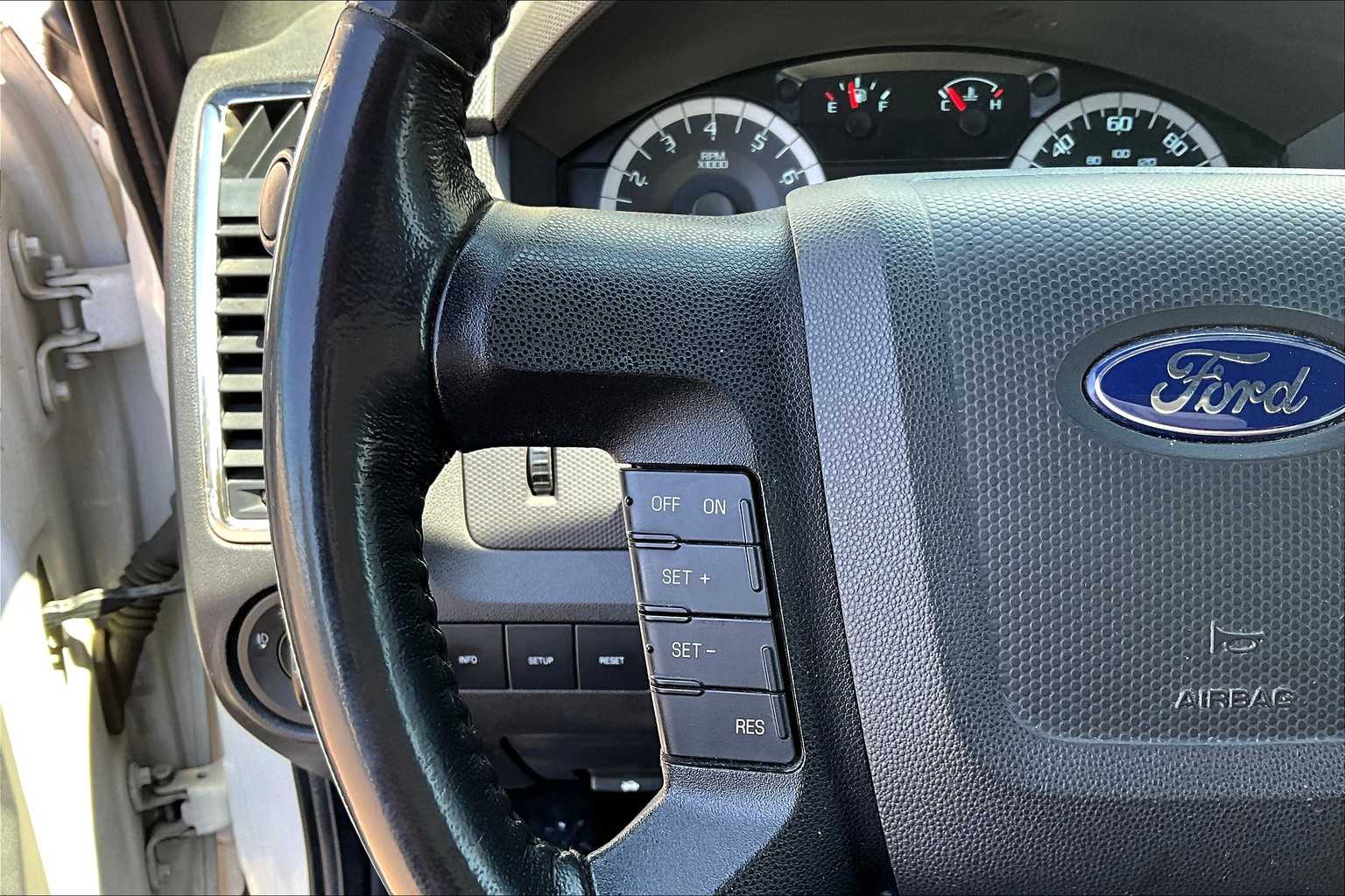 Thumbnail: 2010 Ford Escape - 24