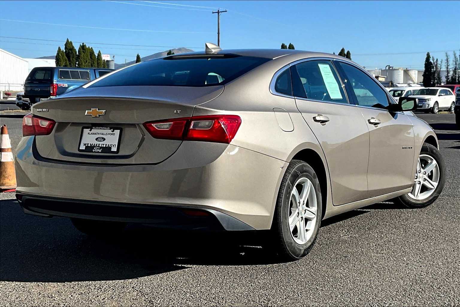 Thumbnail: 2023 Chevrolet Malibu - 22