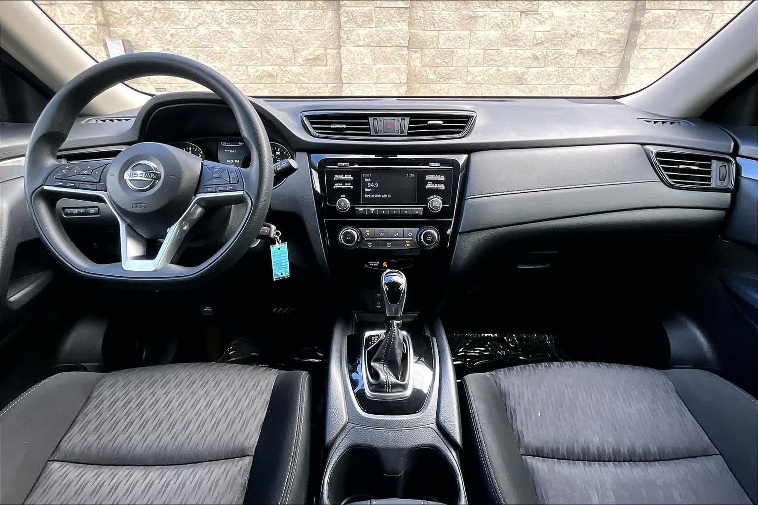 Thumbnail: 2017 Nissan Rogue - 10