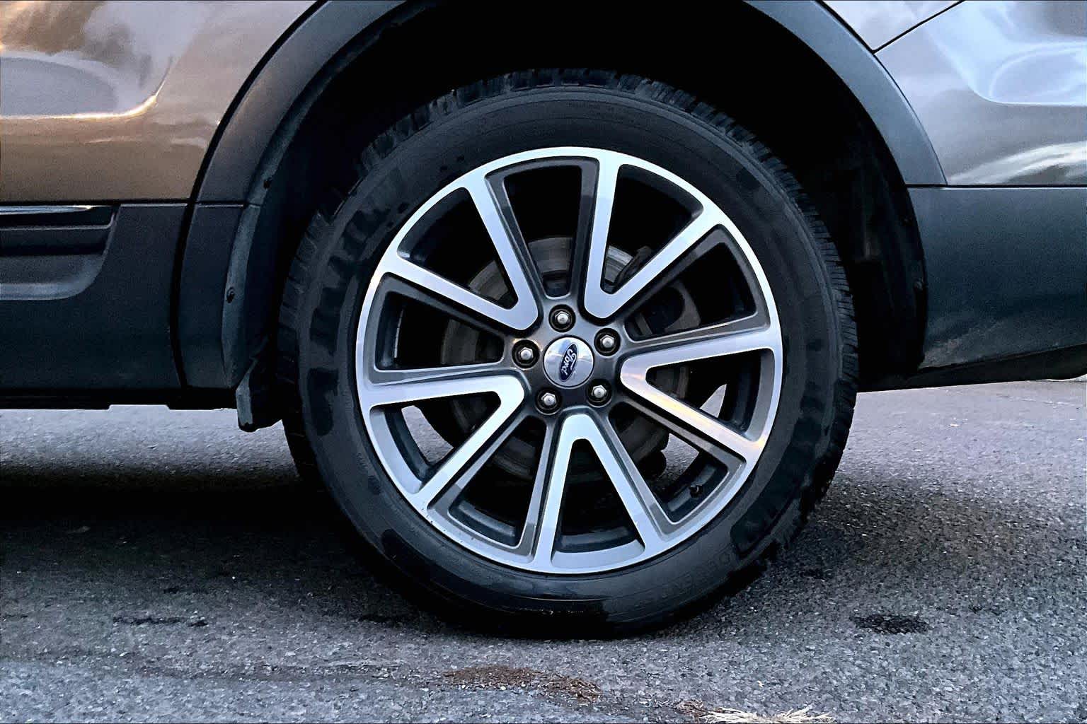 Thumbnail: 2015 Ford Explorer - 35