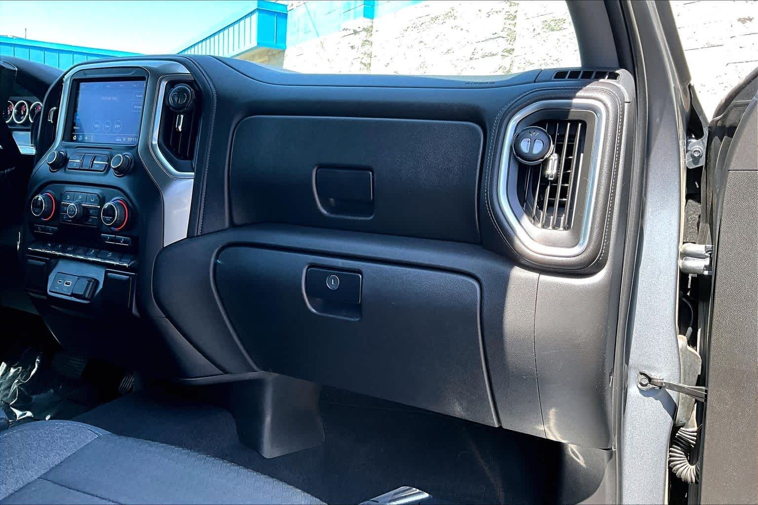Thumbnail: 2019 Chevrolet Silverado 1500 - 23