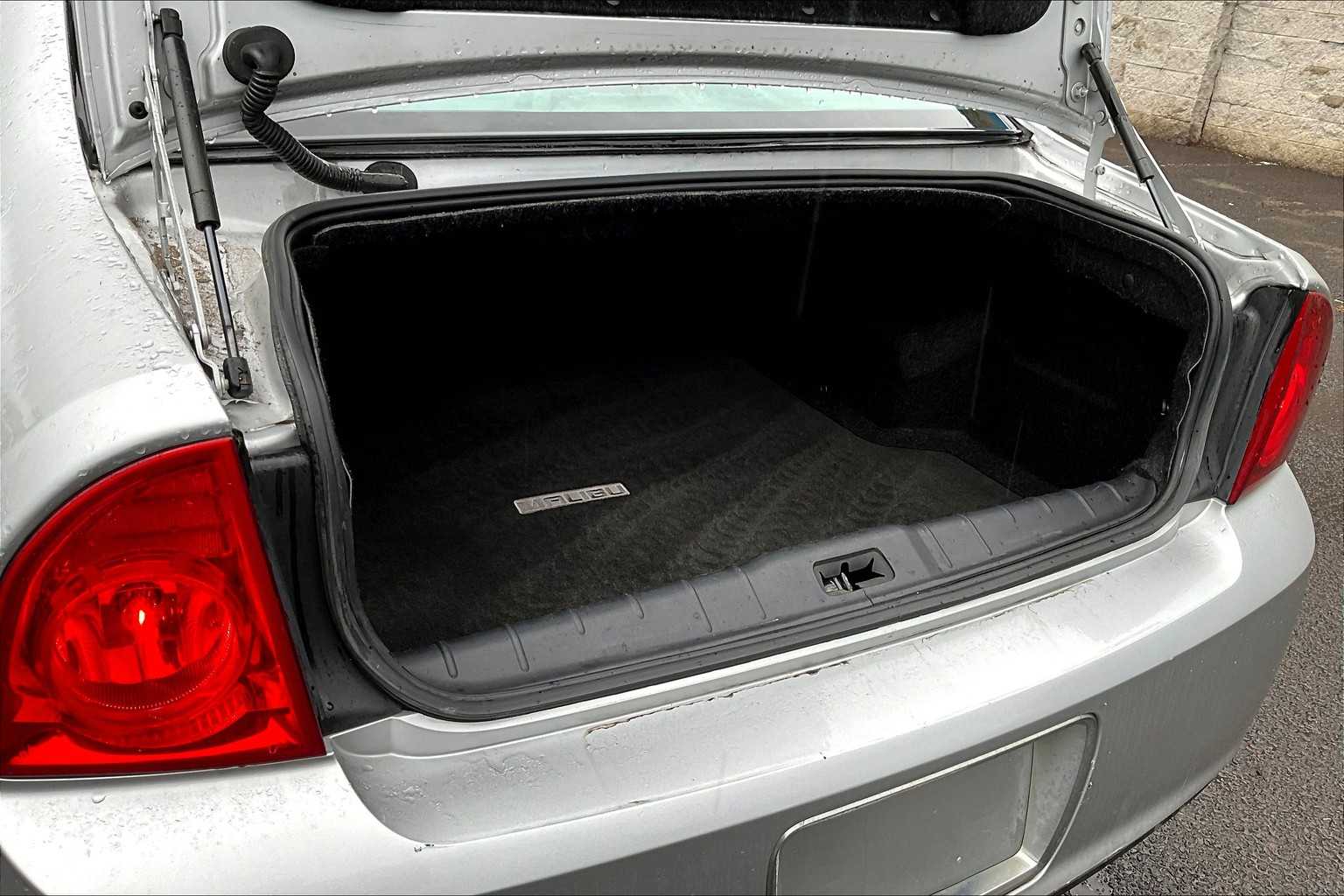 Thumbnail: 2012 Chevrolet Malibu - 18