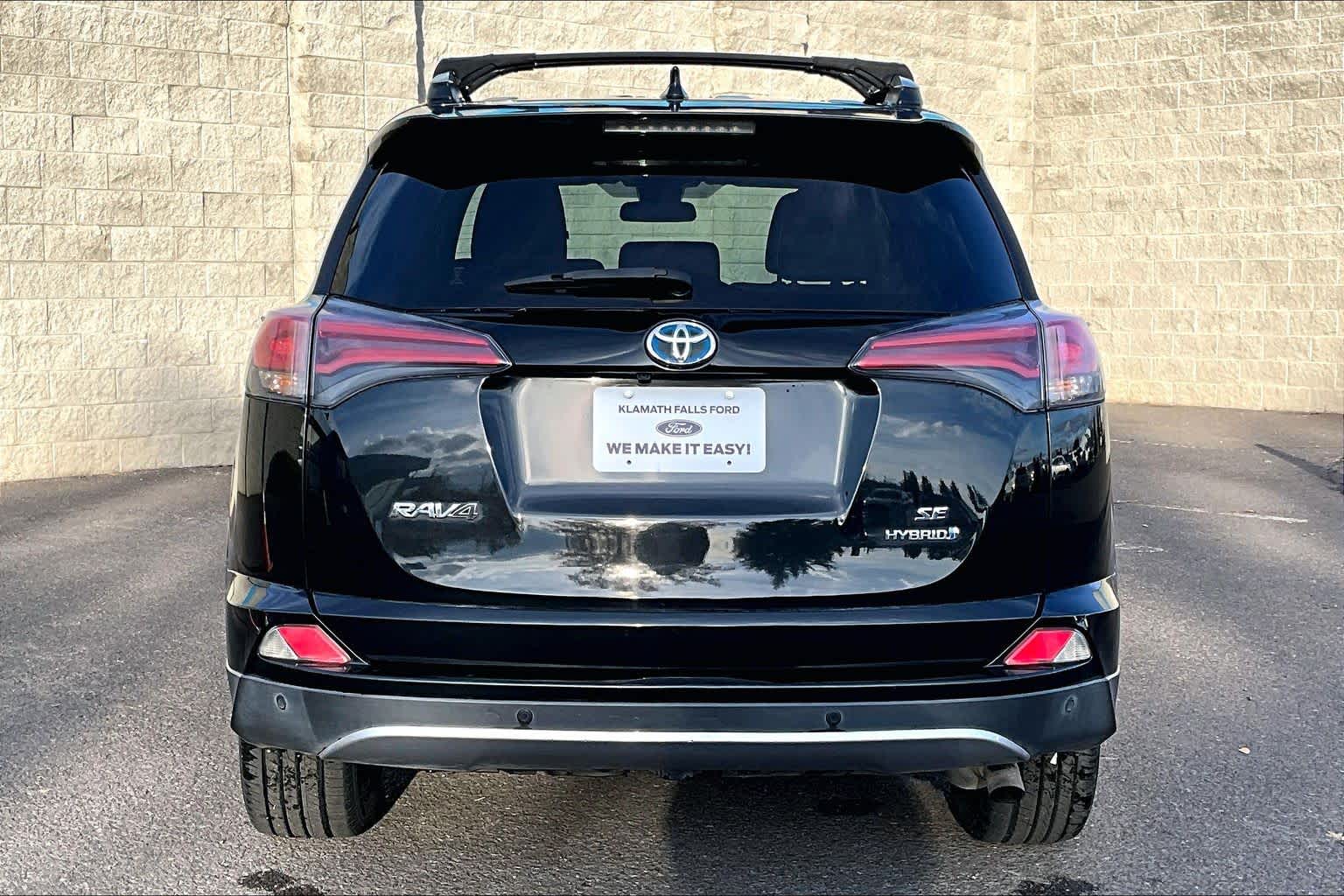 Thumbnail: 2017 Toyota RAV4 - 5