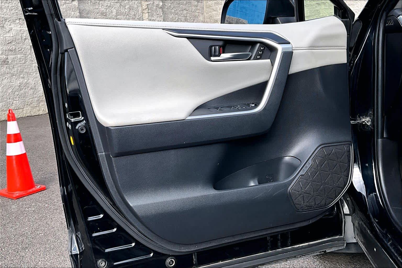 Thumbnail: 2019 Toyota RAV4 - 27