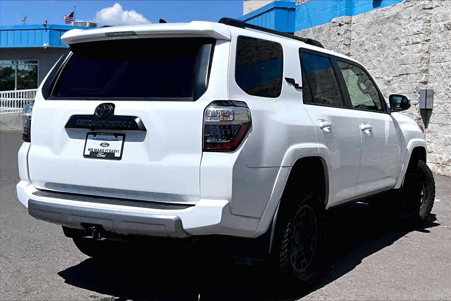 Thumbnail: 2022 Toyota 4Runner - 22