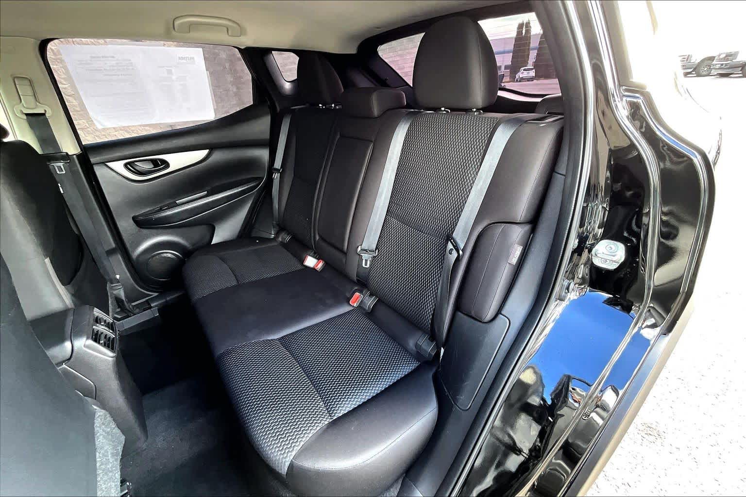 Thumbnail: 2021 Nissan Rogue Sport - 29