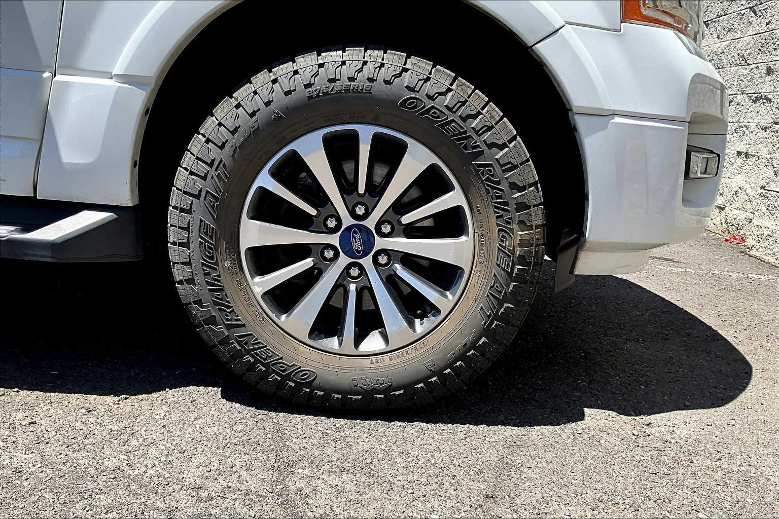 Thumbnail: 2017 Ford Expedition - 34