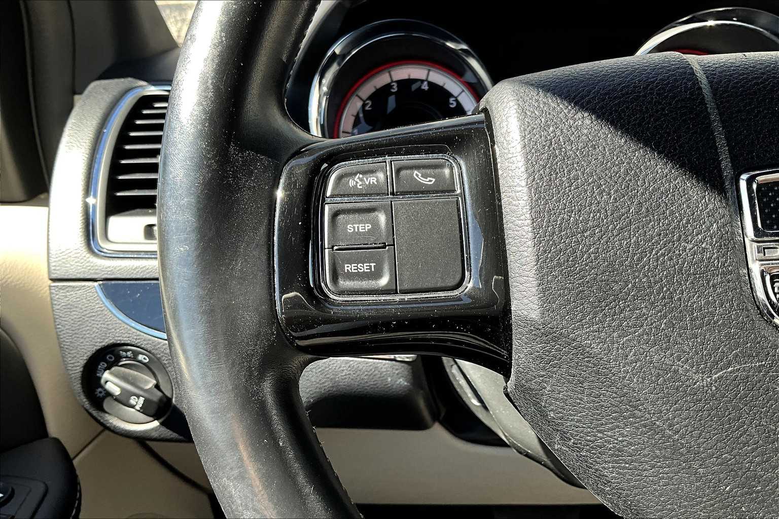 Thumbnail: 2017 Dodge Grand Caravan - 24