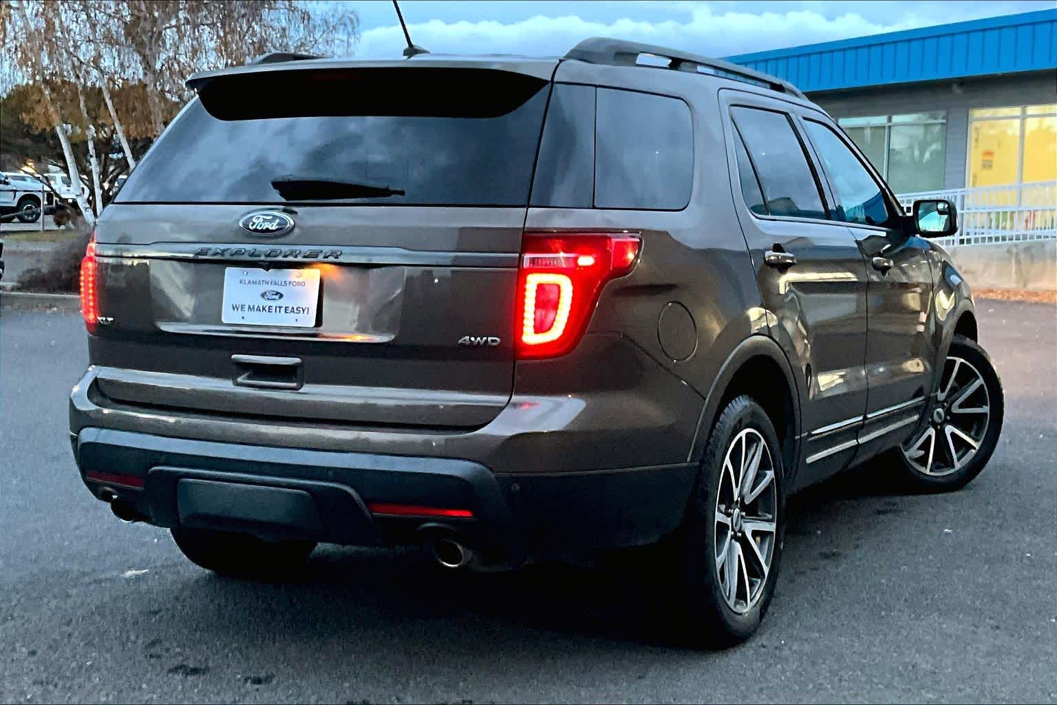 Thumbnail: 2015 Ford Explorer - 22