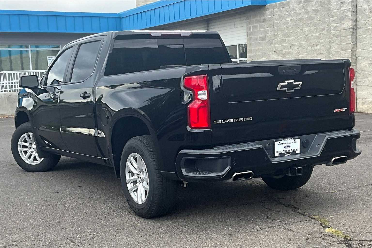 Thumbnail: 2021 Chevrolet Silverado 1500 - 4