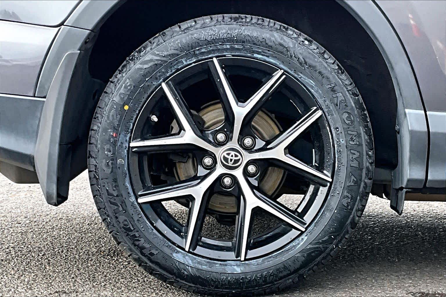 Thumbnail: 2016 Toyota RAV4 - 36