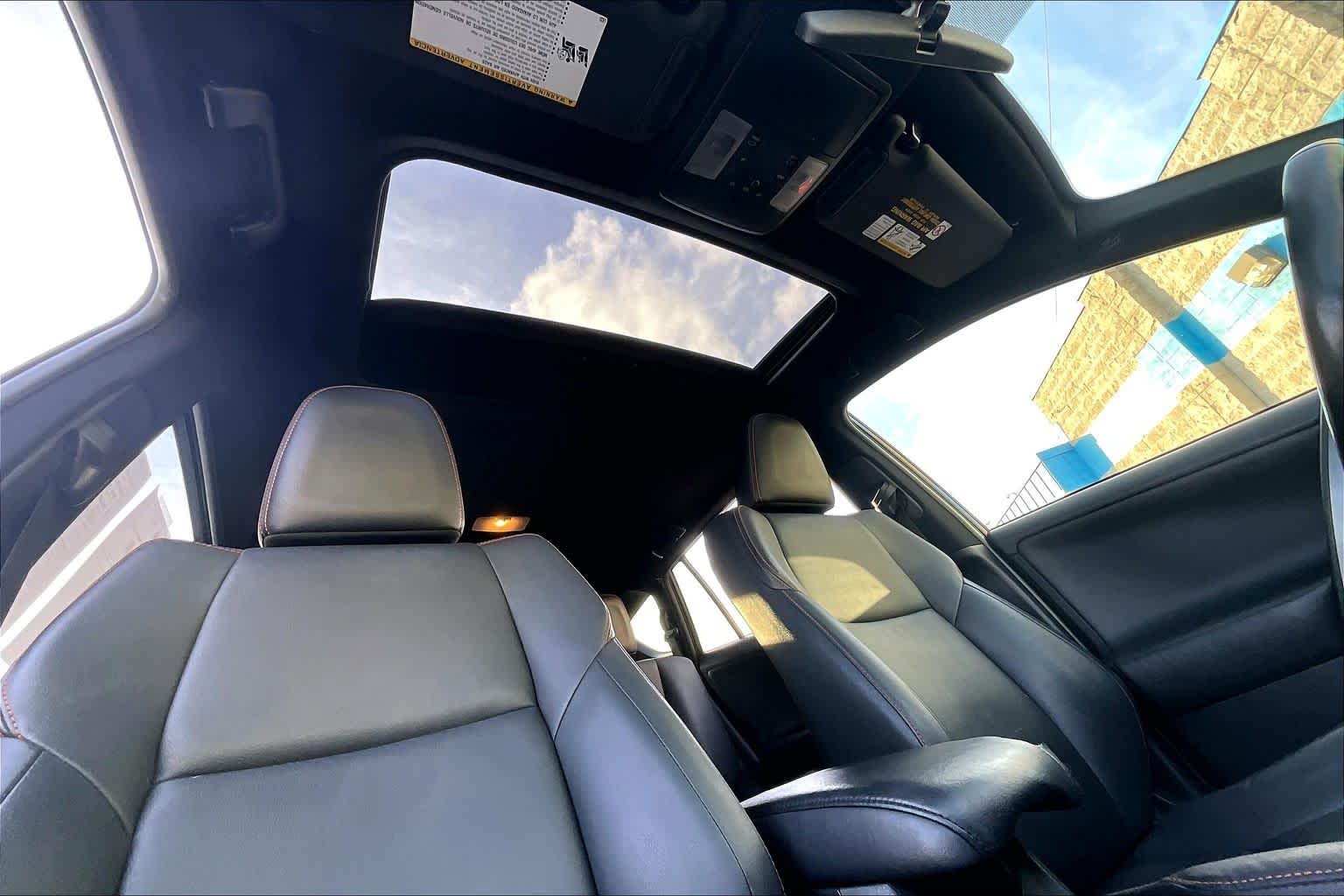 Thumbnail: 2017 Toyota RAV4 - 30