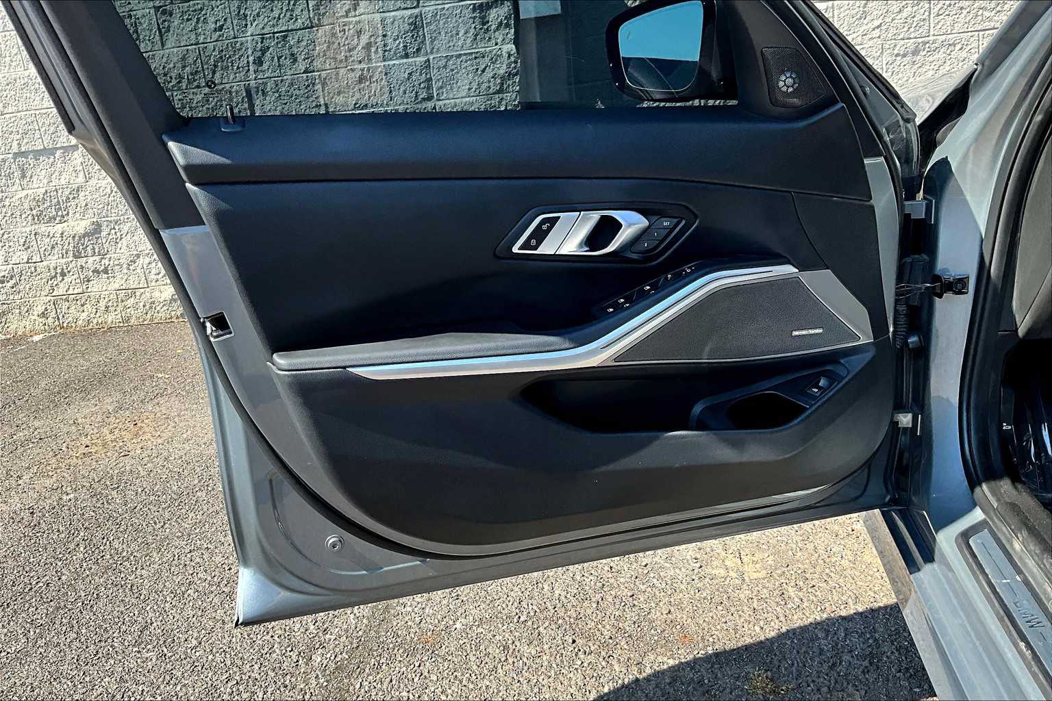 Thumbnail: 2023 BMW 3 Series - 27