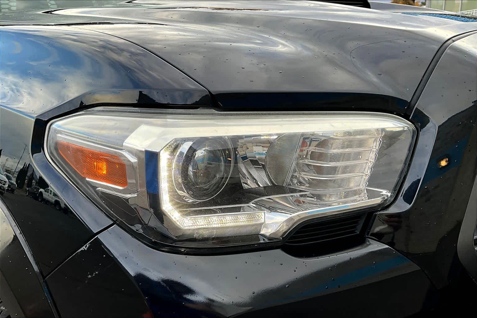 Thumbnail: 2020 Toyota Tacoma - 31