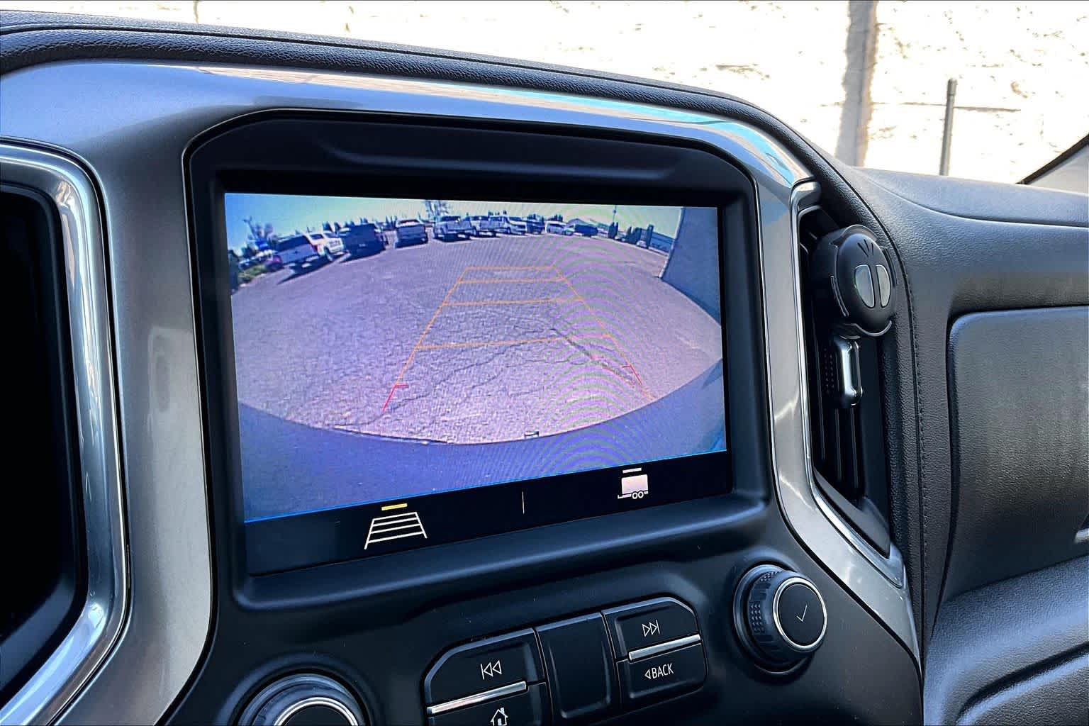 Thumbnail: 2019 Chevrolet Silverado 1500 - 26