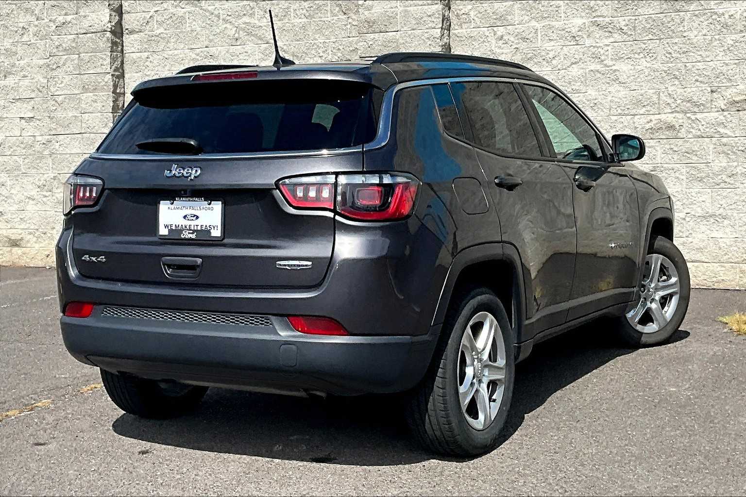 Thumbnail: 2024 Jeep Compass - 22