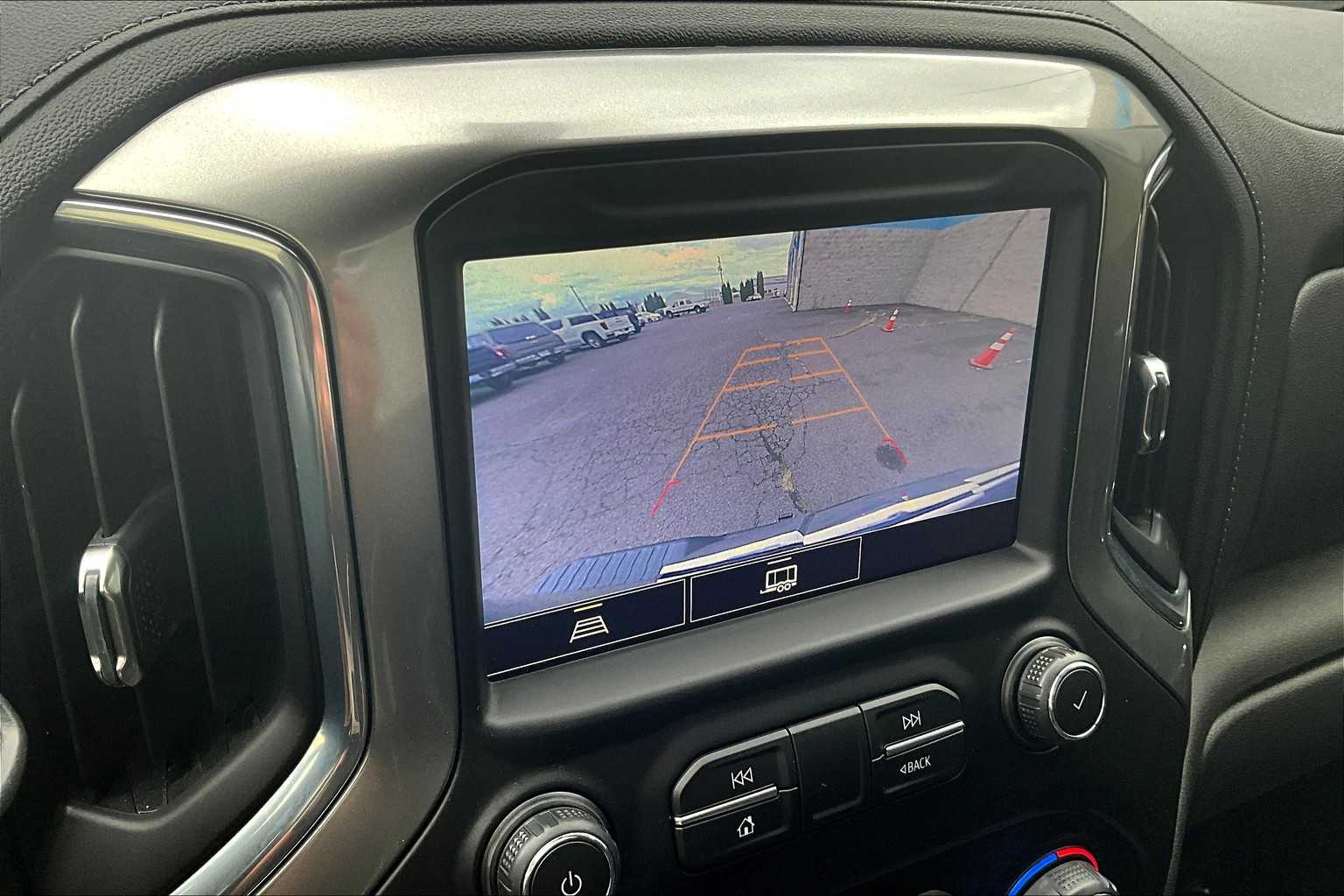 Thumbnail: 2021 Chevrolet Silverado 1500 - 26