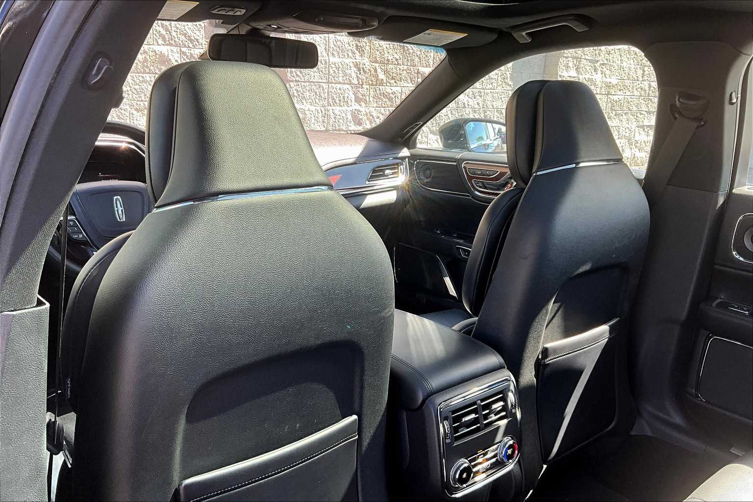 Thumbnail: 2018 Lincoln Continental - 12