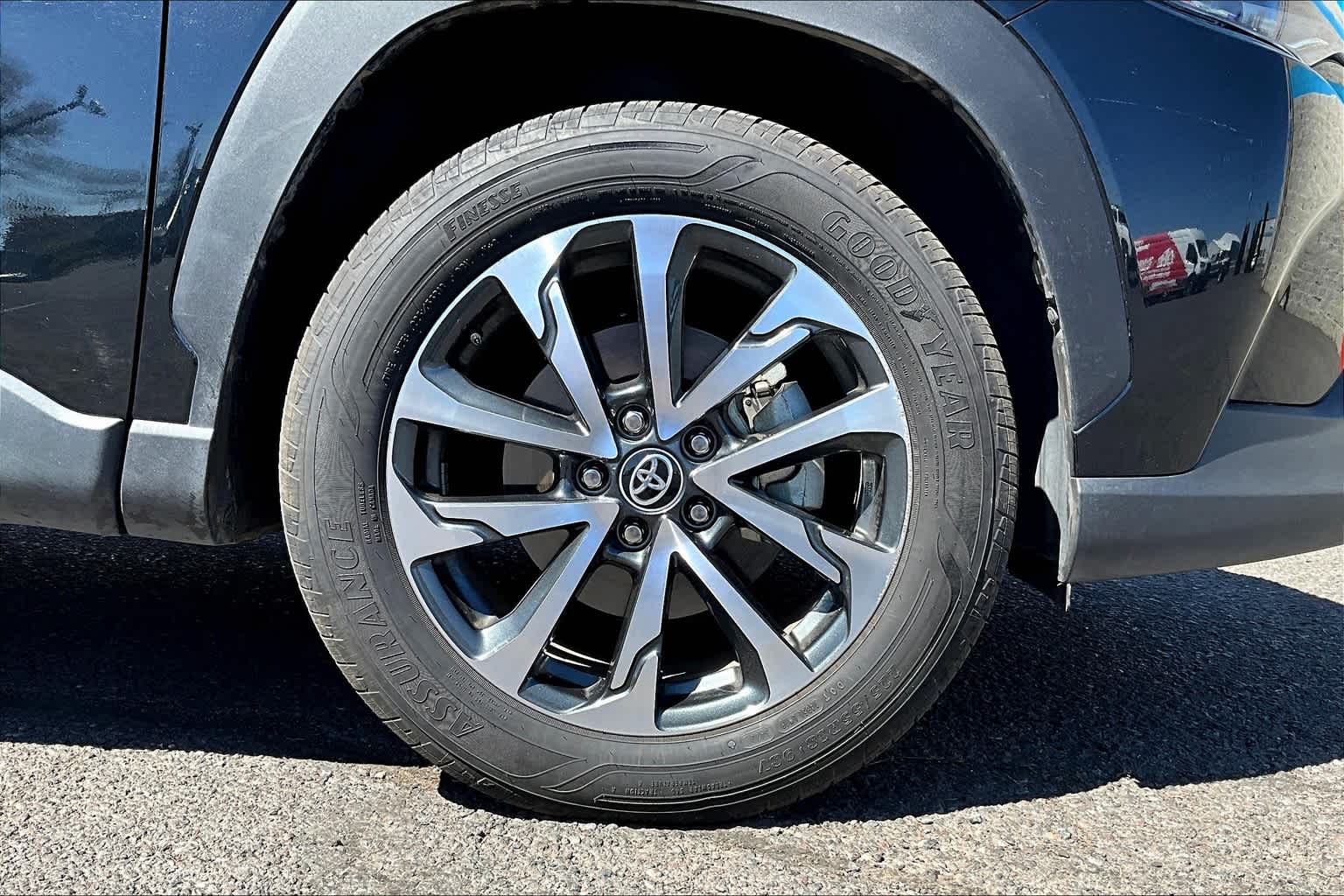 2023 Toyota Corolla Cross XLE 34