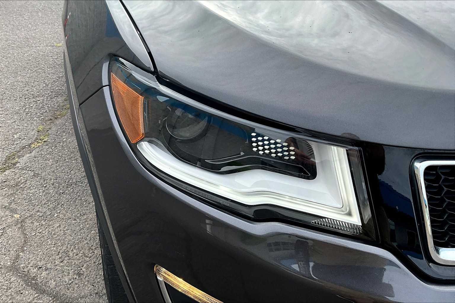 Thumbnail: 2018 Jeep Compass - 31