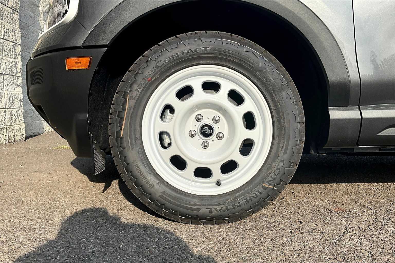 Thumbnail: 2025 Ford Bronco Sport - 8