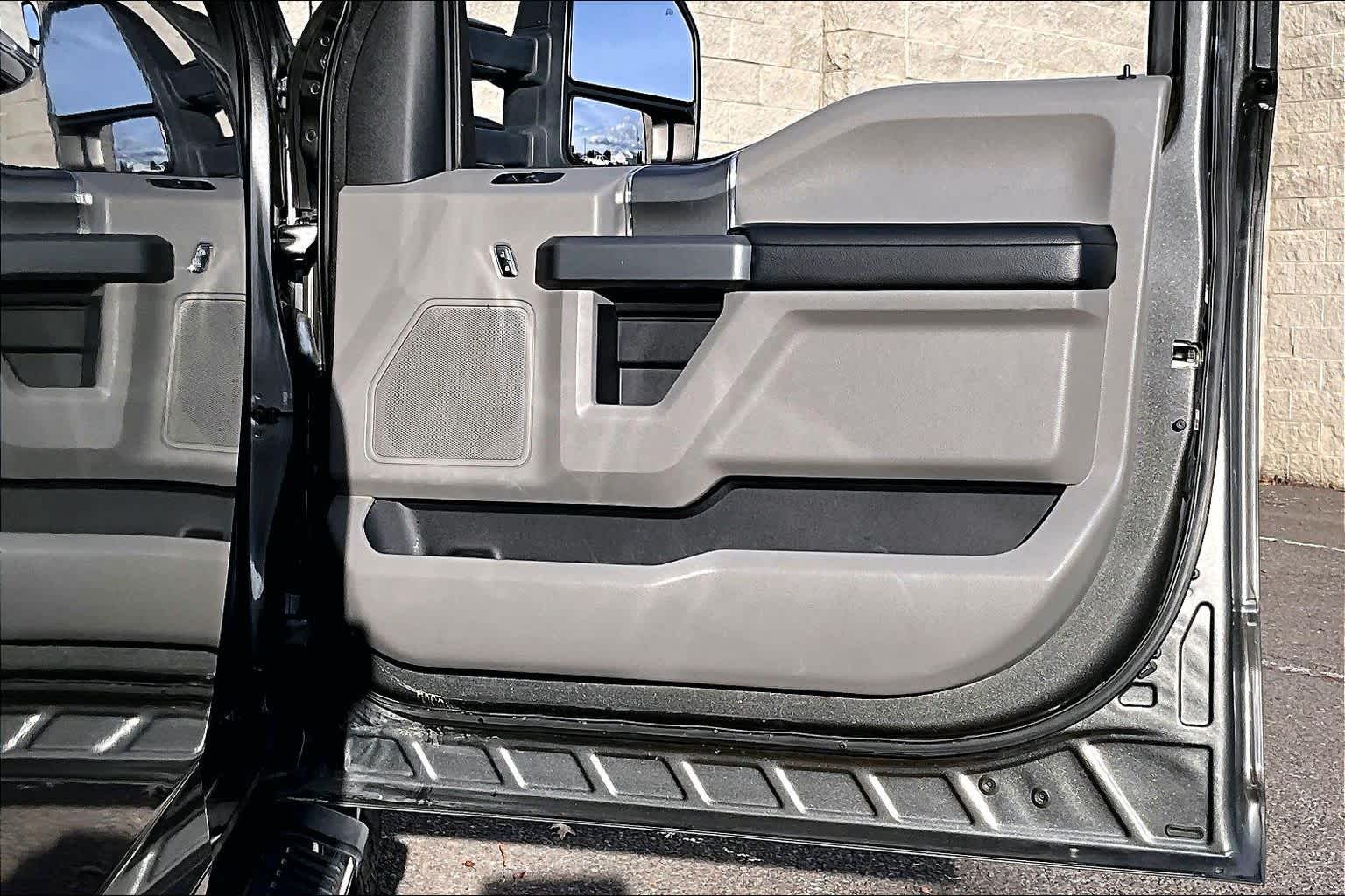 Thumbnail: 2017 Ford F-150 - 28