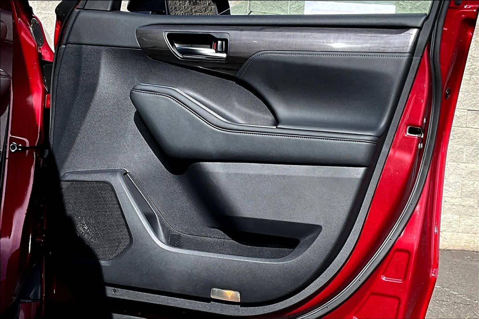 Thumbnail: 2021 Toyota Highlander - 28