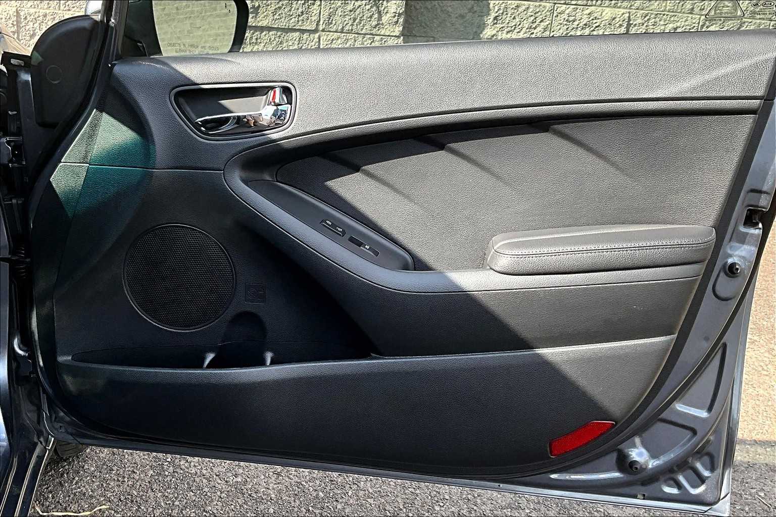 Thumbnail: 2018 Kia Forte - 28