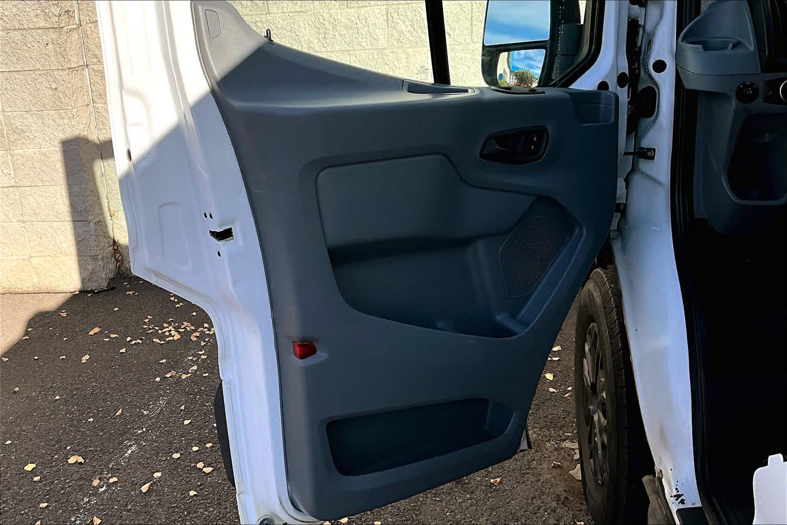 Thumbnail: 2018 Ford Transit Series - 27