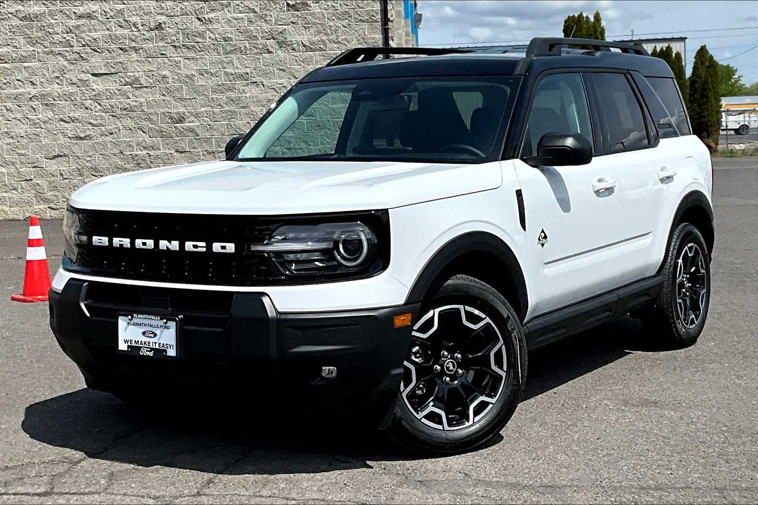 Thumbnail: 2025 Ford Bronco Sport - 1