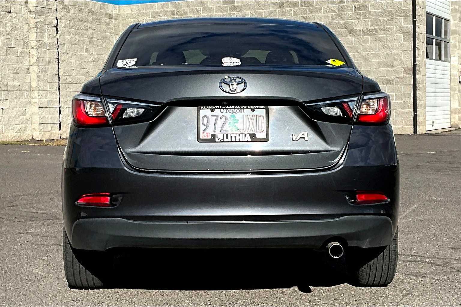 Thumbnail: 2017 Toyota Yaris iA - 5