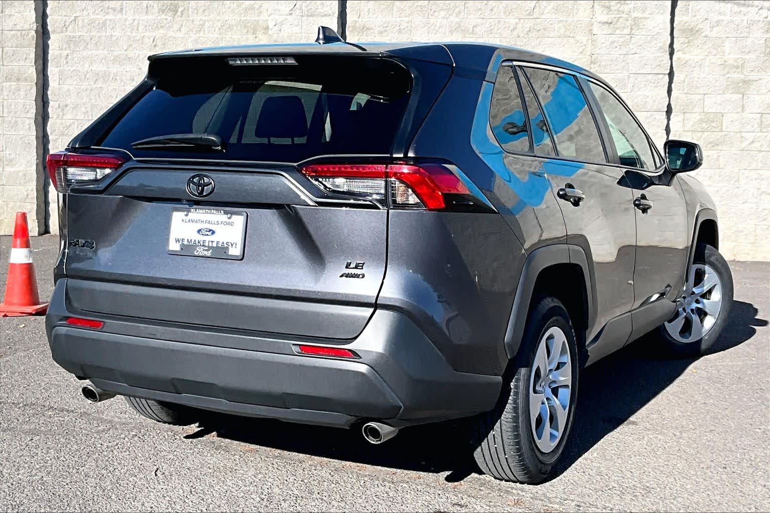 Thumbnail: 2022 Toyota RAV4 - 22